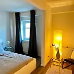 Апартаменты Beautiful 3 Bedroom Townhouse *