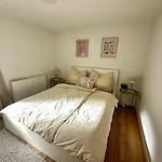 Beautiful 3 Bedroom Townhouse Апартаменты *