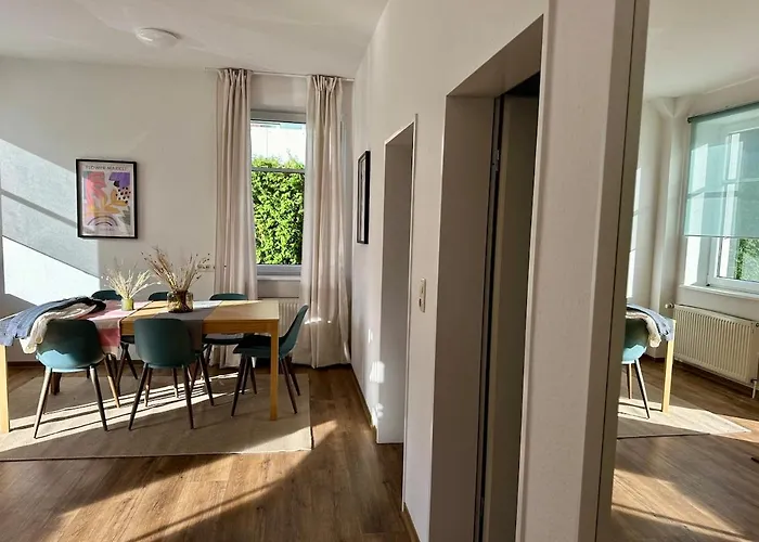 Beautiful 3 Bedroom Townhouse *